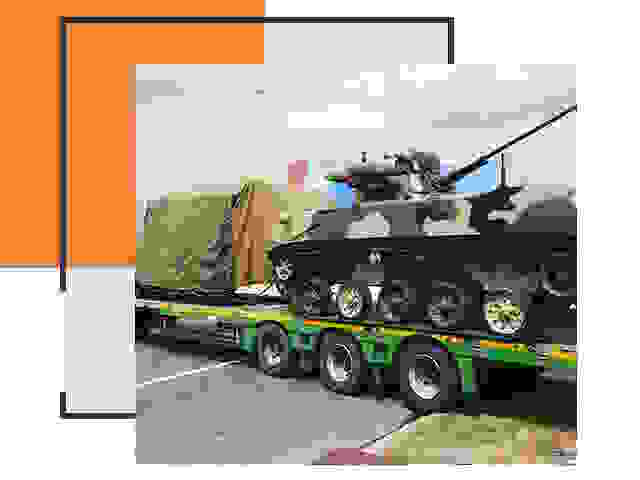 Перевозка военной техники в Донецке